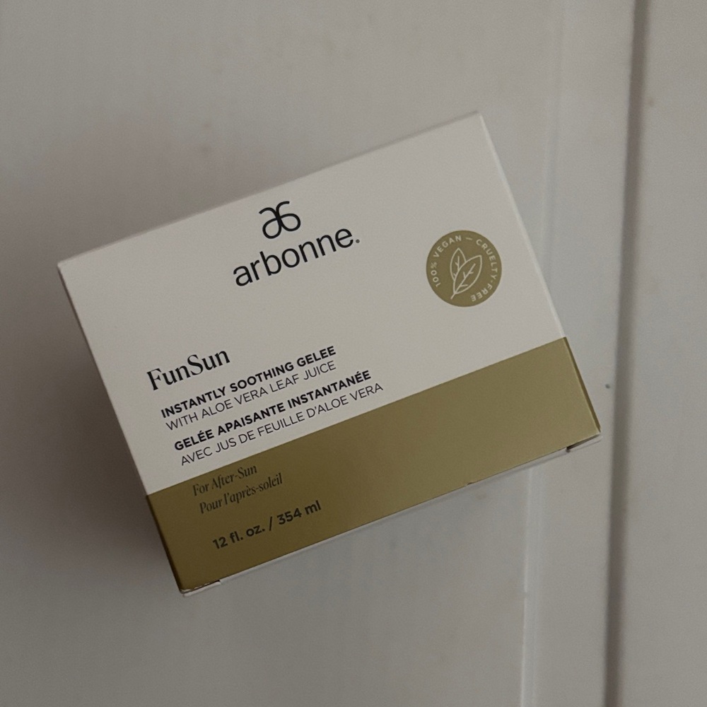 Arbonne FunSun Soothing Gelee in White and Gold